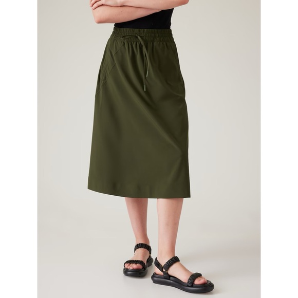 Athleta Dresses & Skirts - Athleta • Arrival Skirt in Dark Green